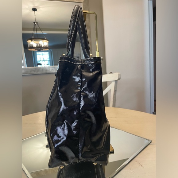 EUC *With Dust Bag* Gucci Dialux Britt Crystal Tote (Medium) - Picture 4 of 16